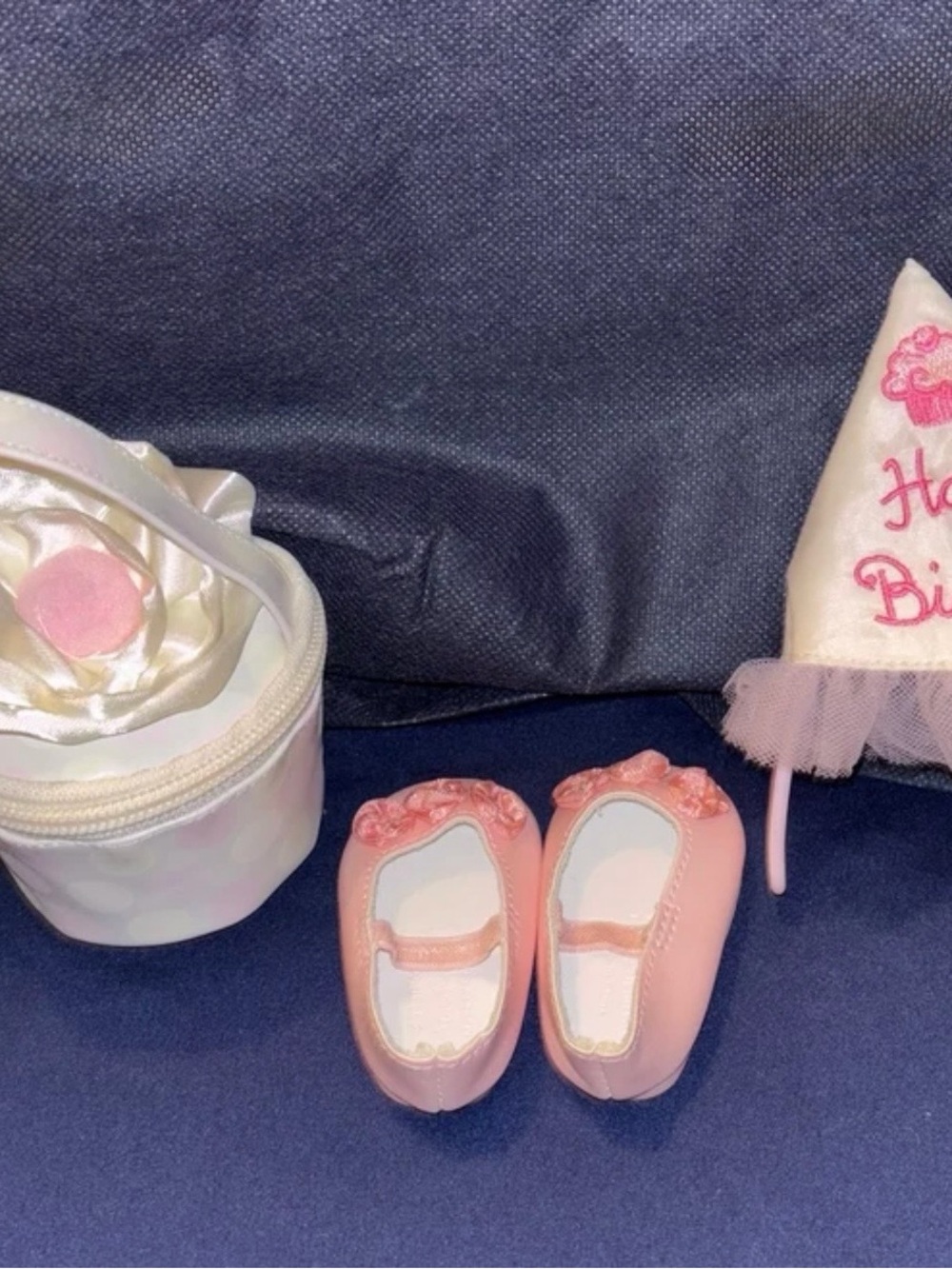 American Doll Company Bitty Baby Birthday Set
Precious pink shoes purse and hat!